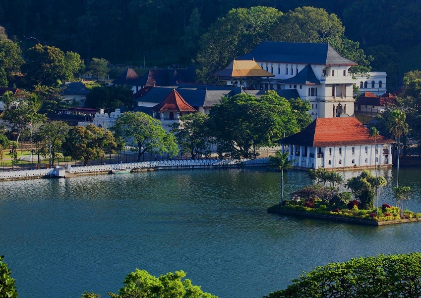 Kandy Lake